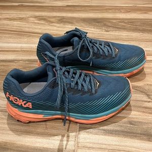 Hoka One One Women’s Torrent 2 size 7.5.